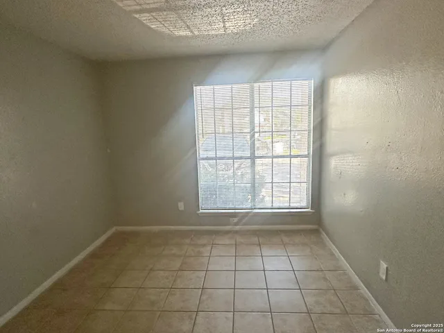 $1,200 | 7502 Oak Chase, Unit 7504, San Antonio, TX 78239