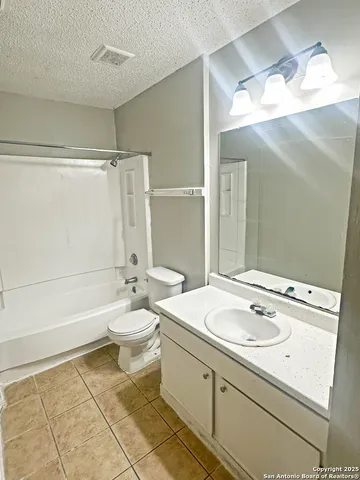 $1,200 | 7502 Oak Chase, Unit 7504, San Antonio, TX 78239