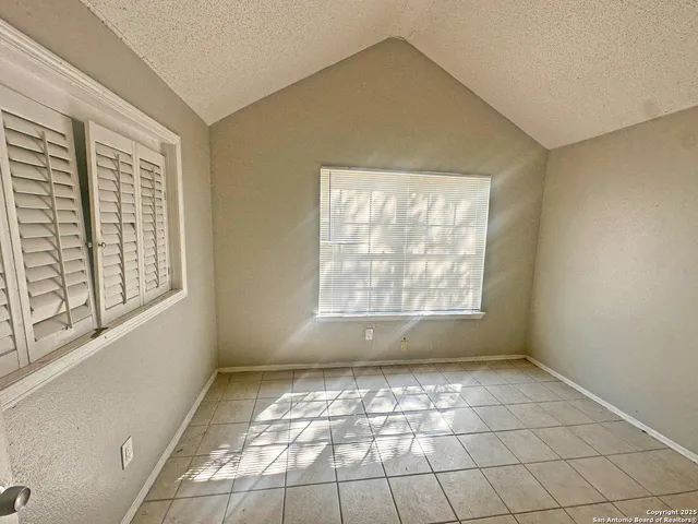 $1,200 | 7502 Oak Chase, Unit 7504, San Antonio, TX 78239