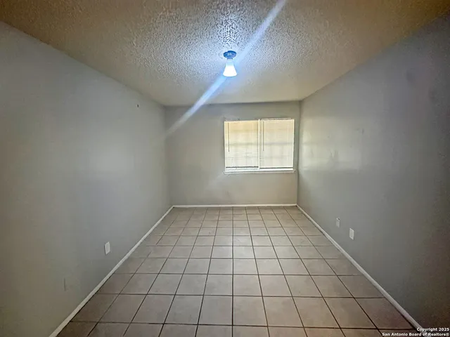 $1,200 | 7502 Oak Chase, Unit 7504, San Antonio, TX 78239