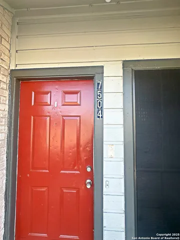 $1,200 | 7502 Oak Chase, Unit 7504, San Antonio, TX 78239