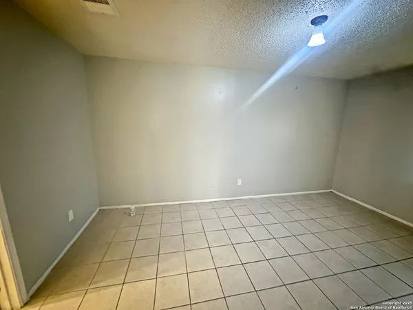 $1,200 | 7502 Oak Chase, Unit 7504, San Antonio, TX 78239