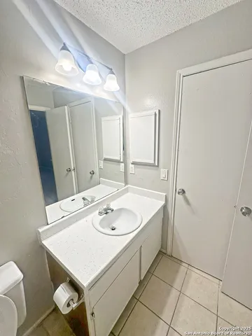 $1,200 | 7502 Oak Chase, Unit 7504, San Antonio, TX 78239