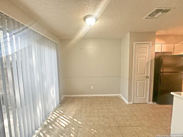 $1,200 | 7502 Oak Chase, Unit 7504, San Antonio, TX 78239