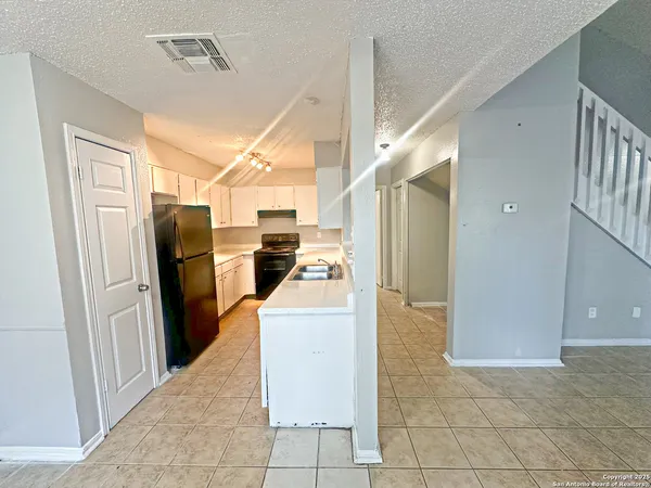 $1,200 | 7502 Oak Chase, Unit 7504, San Antonio, TX 78239