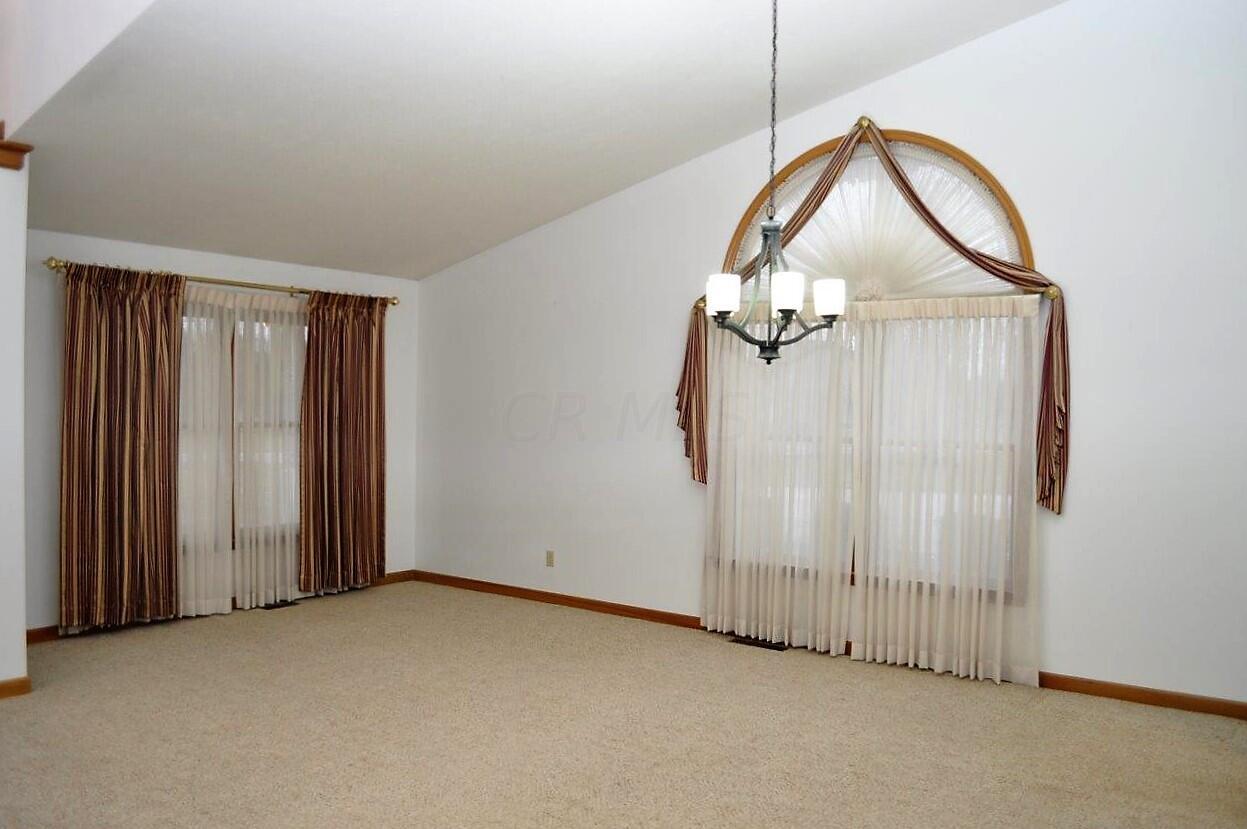 271 Holder Road Baltimore, OH 43105 - Photo 5 of 66 Dining Room - 271 Holder Road NW, Baltimore, OH 43105