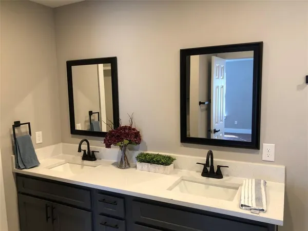 $279,900 | 301 East 14th Avenue, Corsicana, TX 75110