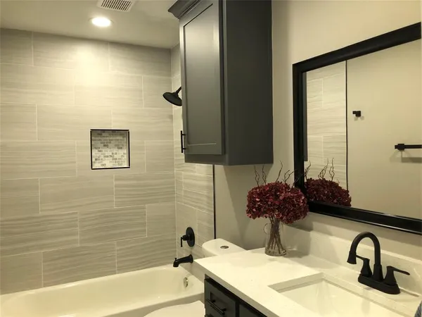 $279,900 | 301 East 14th Avenue, Corsicana, TX 75110