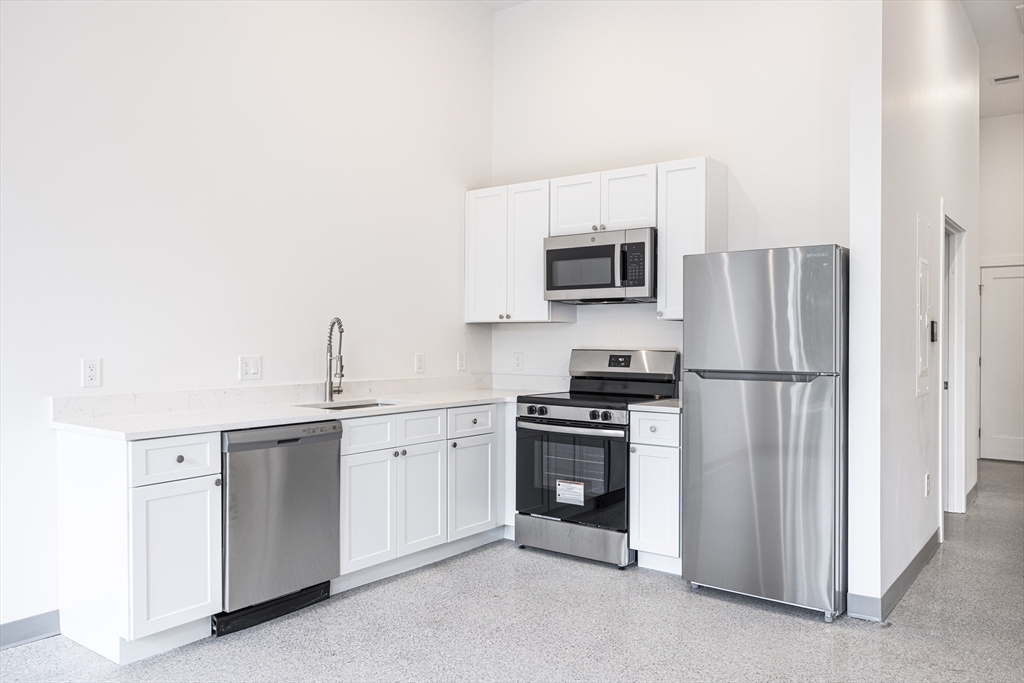 80 Middlesex Street, Unit 306 Lowell, MA 01852 - Photo 4 of 24