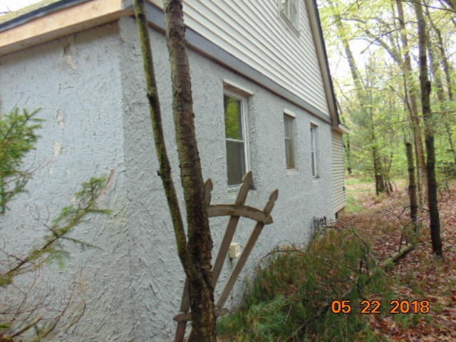 13770 State Road Nunica, MI 49448 - Photo 15 of 15 Right side