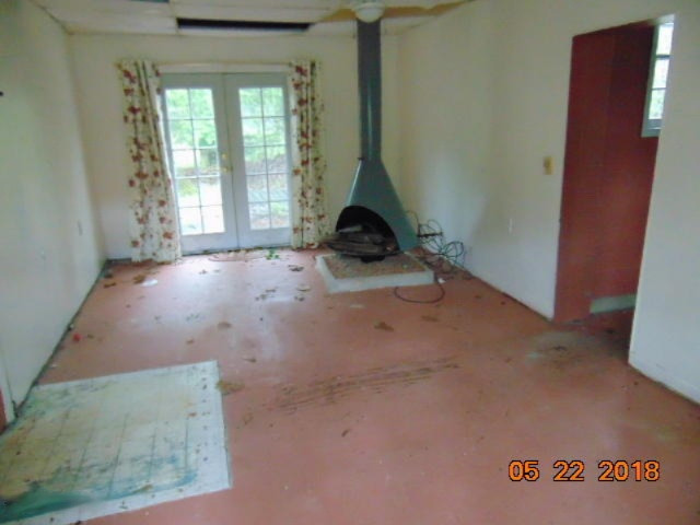 13770 State Road Nunica, MI 49448 - Photo 3 of 15 Living room