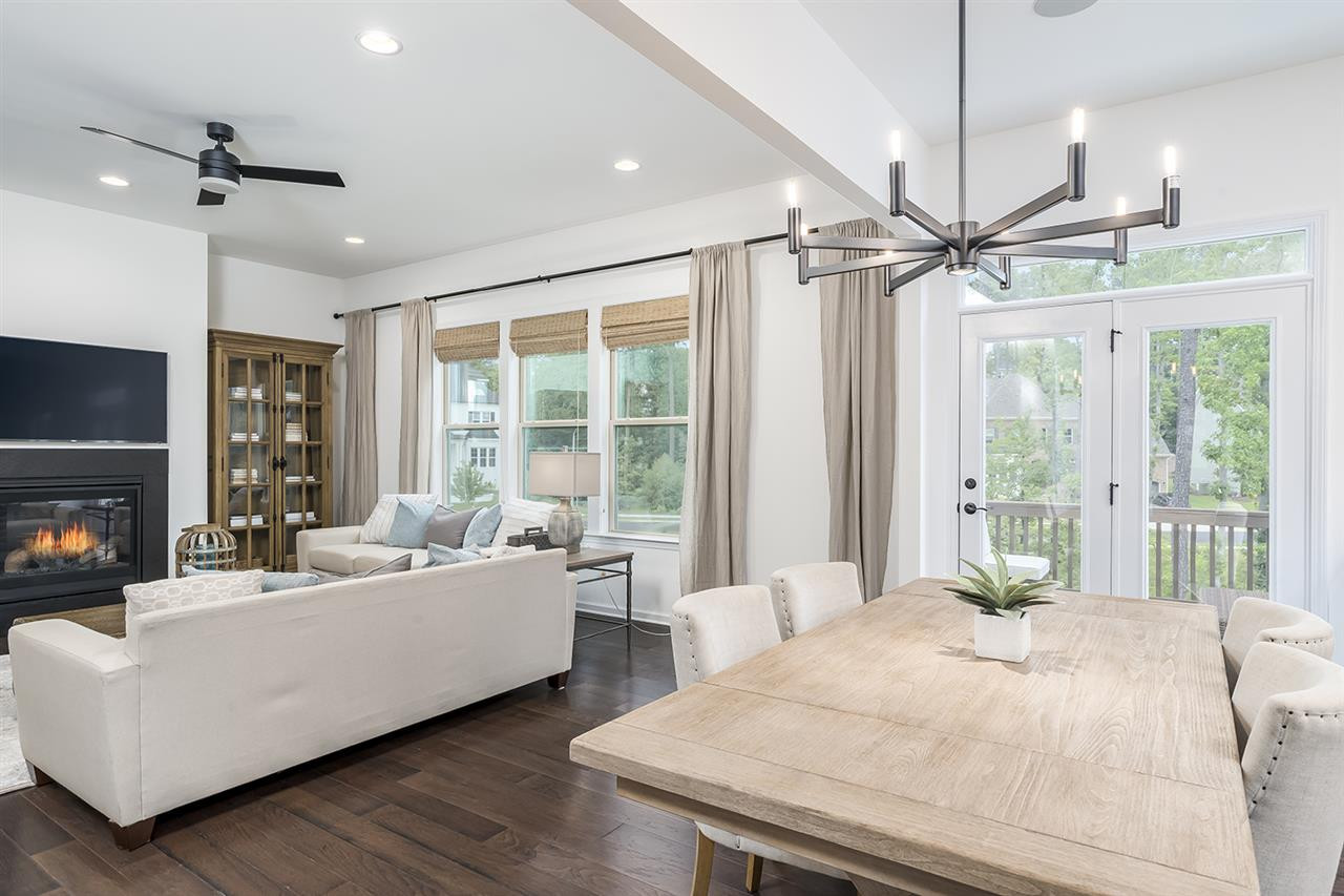 Great Natural Light Throughout