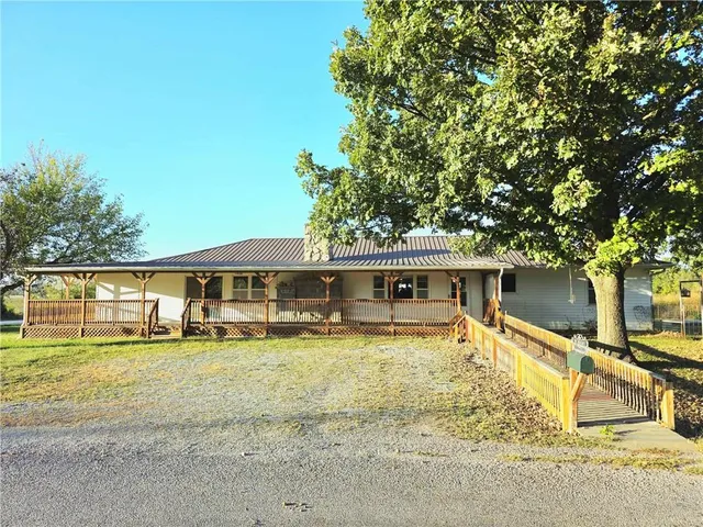 $259,900 | 15518 East 850th Road, Mound City, KS 66056