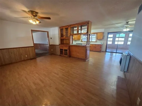$259,900 | 15518 East 850th Road, Mound City, KS 66056