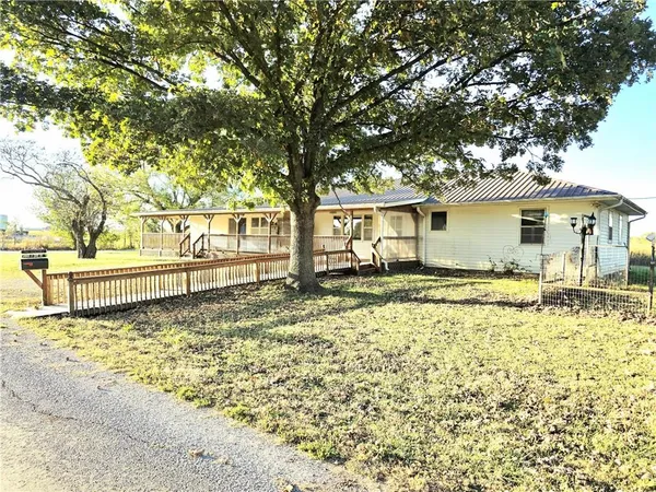 $259,900 | 15518 East 850th Road, Mound City, KS 66056