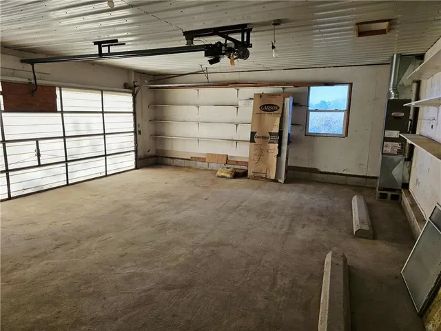 $259,900 | 15518 East 850th Road, Mound City, KS 66056