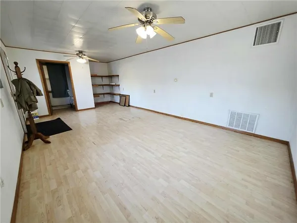 $259,900 | 15518 East 850th Road, Mound City, KS 66056