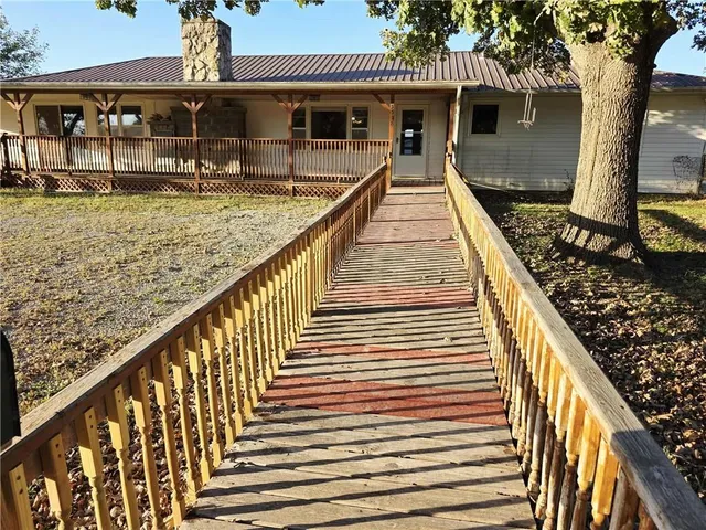 $259,900 | 15518 East 850th Road, Mound City, KS 66056