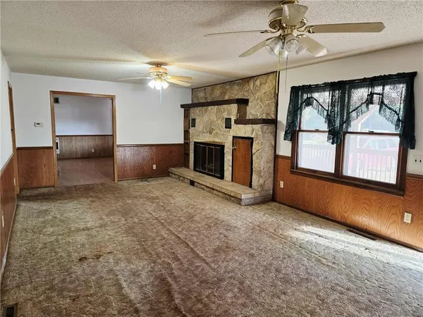 $259,900 | 15518 East 850th Road, Mound City, KS 66056