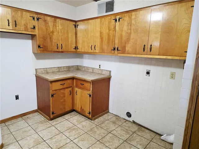 $259,900 | 15518 East 850th Road, Mound City, KS 66056