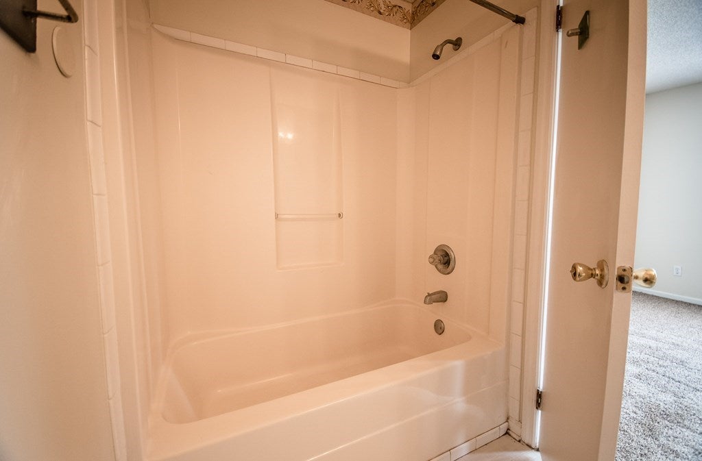 2105 Baytree Road Valdosta, GA 31602 - Photo 12 of 18 Gallery Image 12