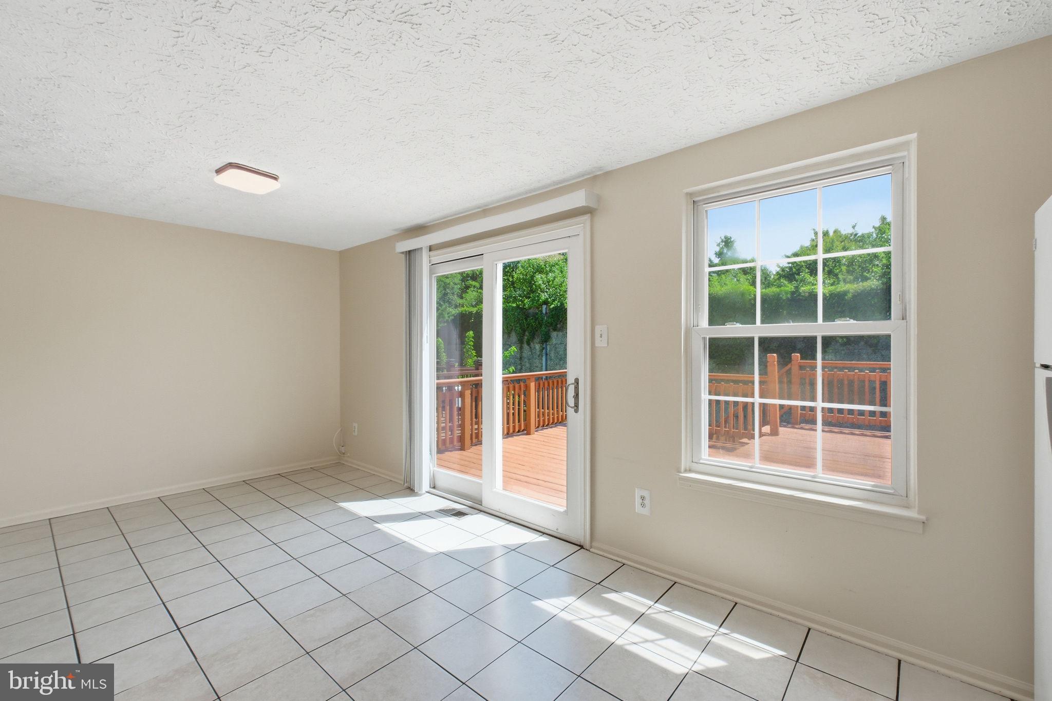 6989 Villa-Del-Rey Court Springfield, VA 22150 - Photo 6 of 20 Gallery Image 6