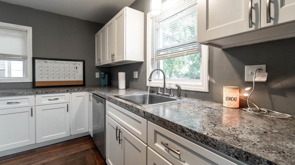 85 Cedar Street Springfield, MA 01105 - Photo 2 of 14