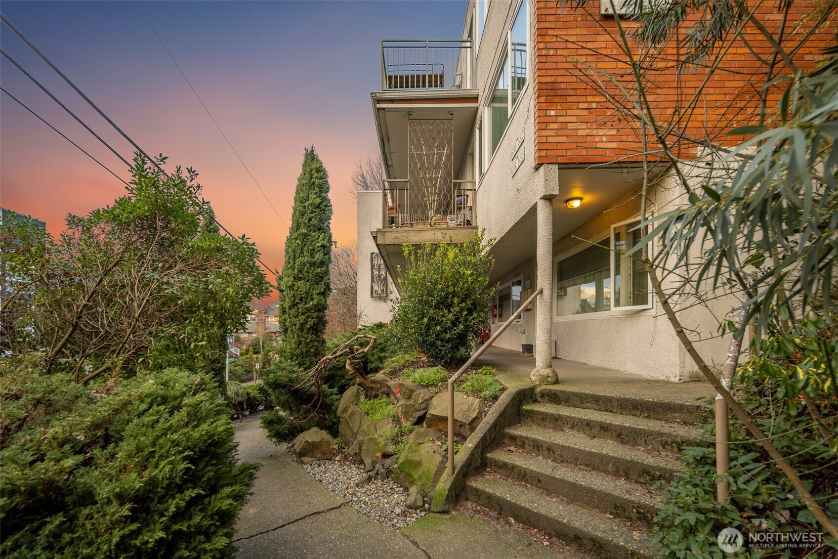 630 13th Avenue East, Unit 3 Seattle, WA 98102 - Photo 17 of 22 a view of outdoor space and yard