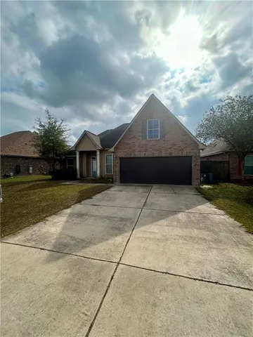 $2,000 | 69317 Taverny Court, Madisonville, LA 70447
