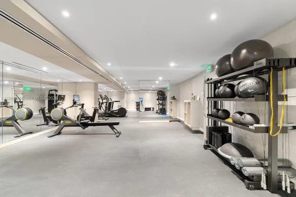 $9,950 | 9221 East Bay Harbor Drive, Unit 412, Bay Harbor Islands, FL 33154