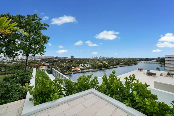 $9,950 | 9221 East Bay Harbor Drive, Unit 412, Bay Harbor Islands, FL 33154