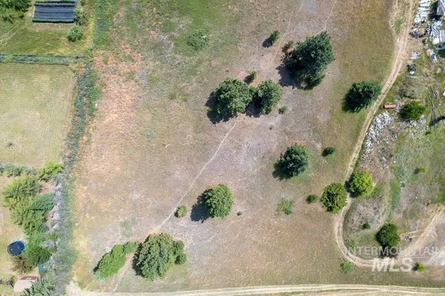 $999,000 | 700 Empire Lane, Moscow, ID 83843