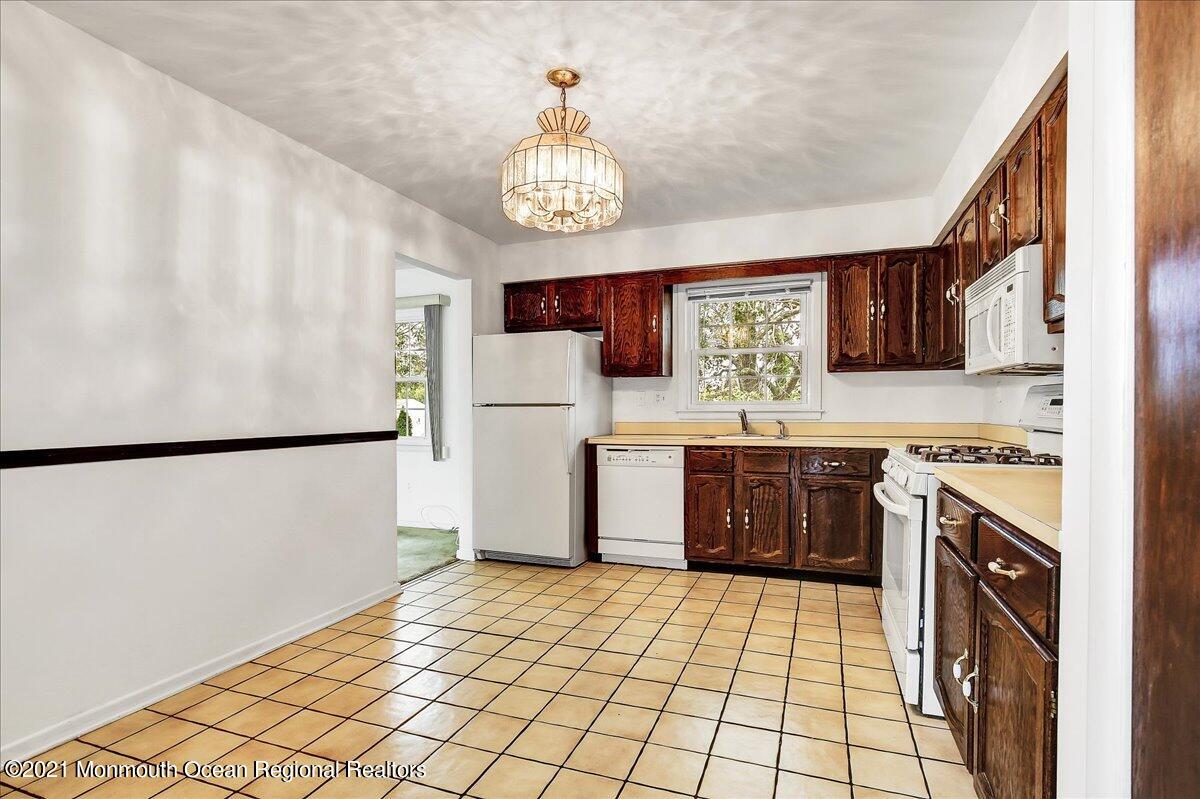 57 Newtons Corner Road Howell, NJ 07731 - Photo 11 of 32 15-57NewtonsCorner_0015 - Copy