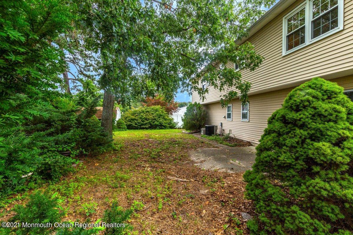 57 Newtons Corner Road Howell, NJ 07731 - Photo 32 of 32 35-57NewtonsCorner_0035