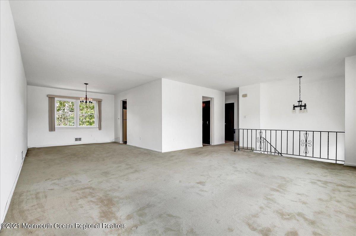 57 Newtons Corner Road Howell, NJ 07731 - Photo 5 of 32 09-57NewtonsCorner_0009 - Copy