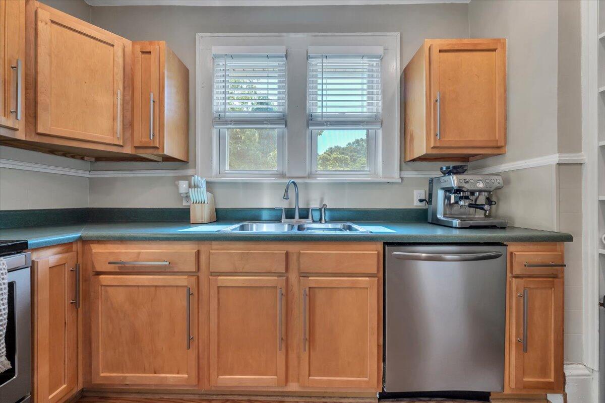 1205 Summit Avenue Southwest Roanoke, VA 24015 - Photo 21 of 52 21-MIB09167