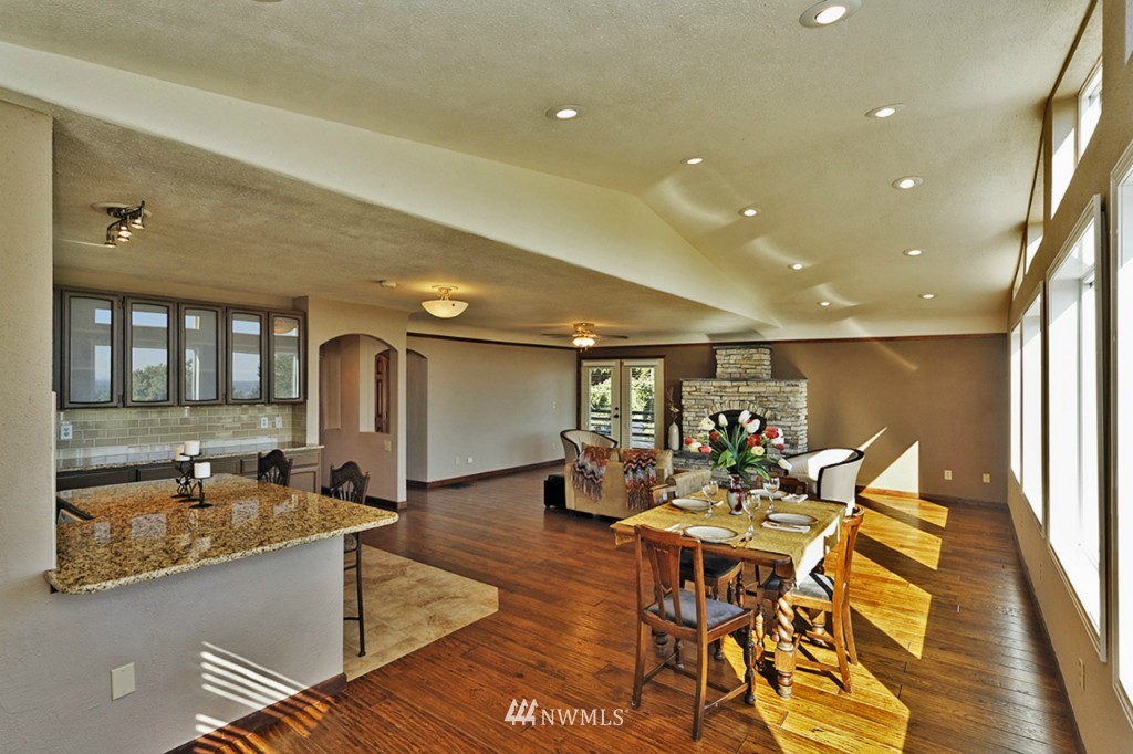 901 Southwest Langston Road Renton, WA 98057 - Photo 8 of 18