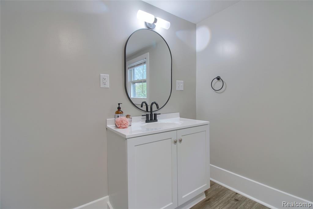 127 Bates Street Jackson, MI 49202 - Photo 14 of 33