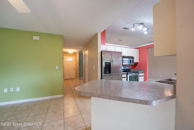 $2,000 | 2390 Queens Street Southeast, Palm Bay, FL 32909