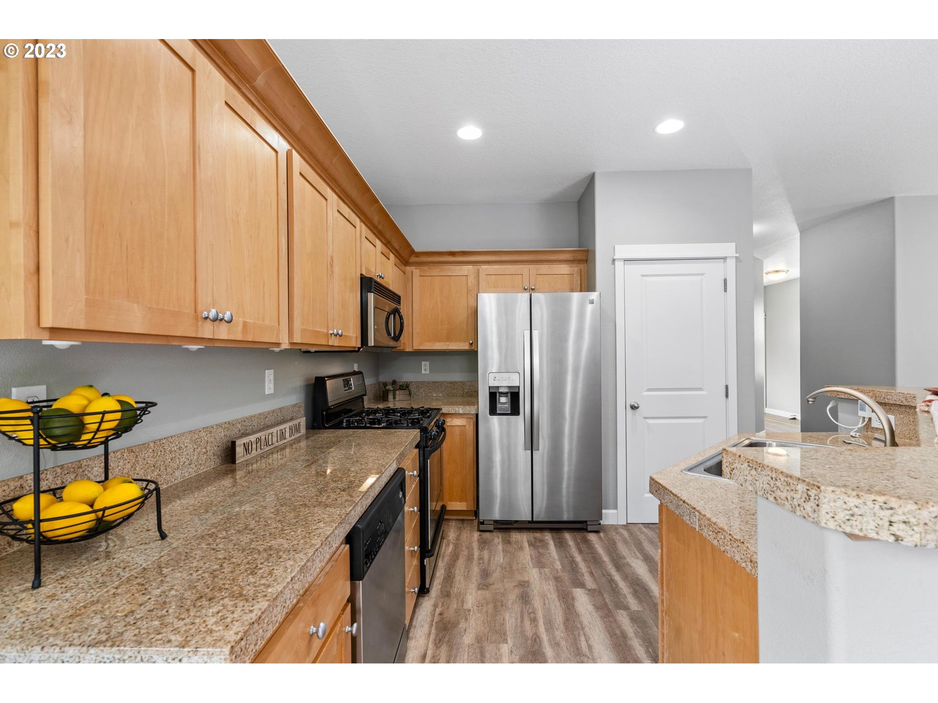30538 Southwest Ruth Street Wilsonville, OR 97070 - Photo 12 of 42 Gallery Image 12