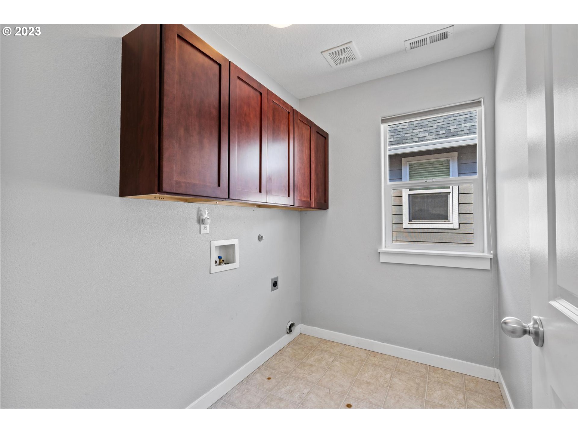 30538 Southwest Ruth Street Wilsonville, OR 97070 - Photo 19 of 42 Gallery Image 19