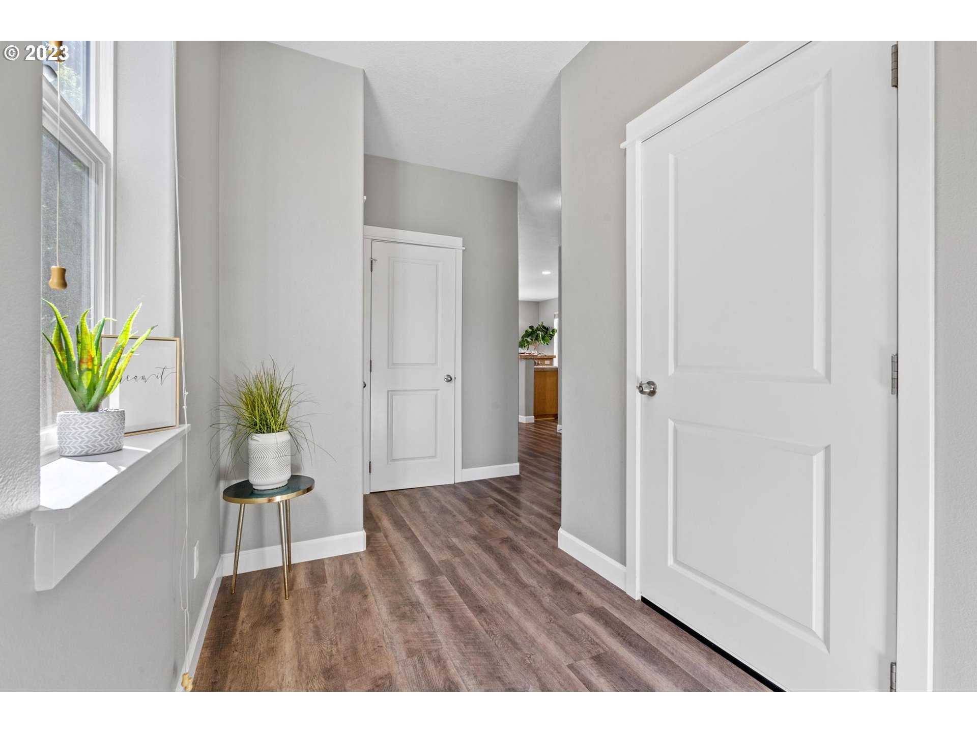30538 Southwest Ruth Street Wilsonville, OR 97070 - Photo 4 of 42 Gallery Image 4