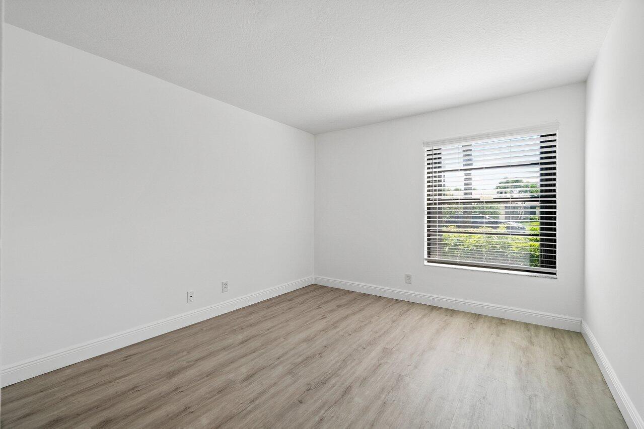 9 Ridge Pointe Drive, Unit E Boynton Beach, FL 33435 - Photo 13 of 36 013-9RidgePointeDrive-BoyntonBeach-FL-33