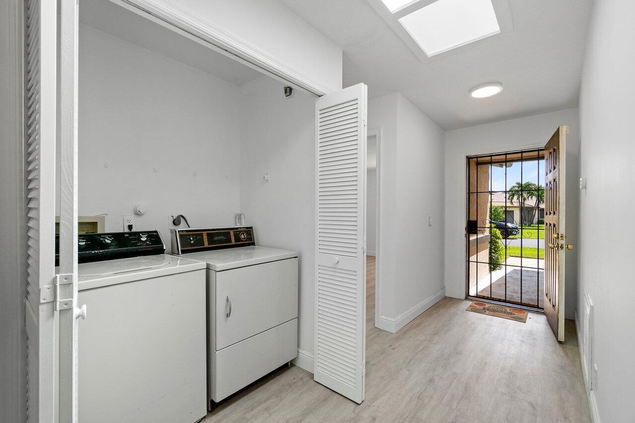 9 Ridge Pointe Drive, Unit E Boynton Beach, FL 33435 - Photo 15 of 36 015-9RidgePointeDrive-BoyntonBeach-FL-33