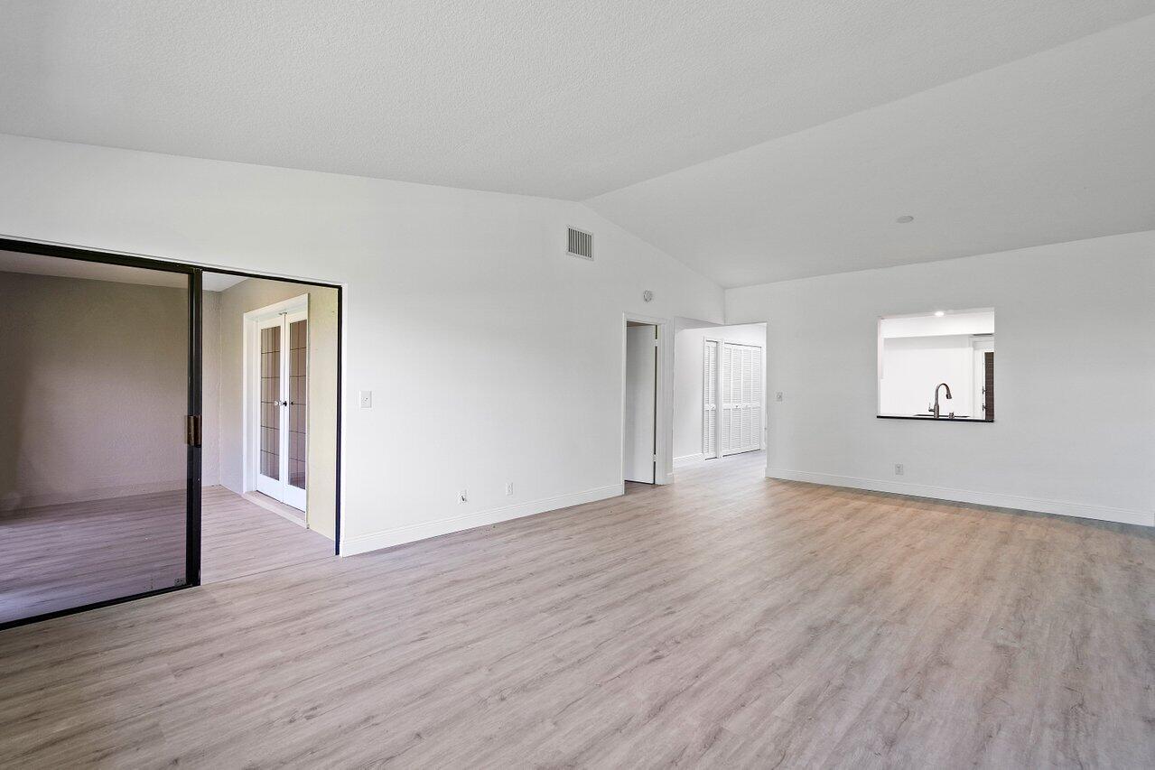 9 Ridge Pointe Drive, Unit E Boynton Beach, FL 33435 - Photo 16 of 36 016-9RidgePointeDrive-BoyntonBeach-FL-33