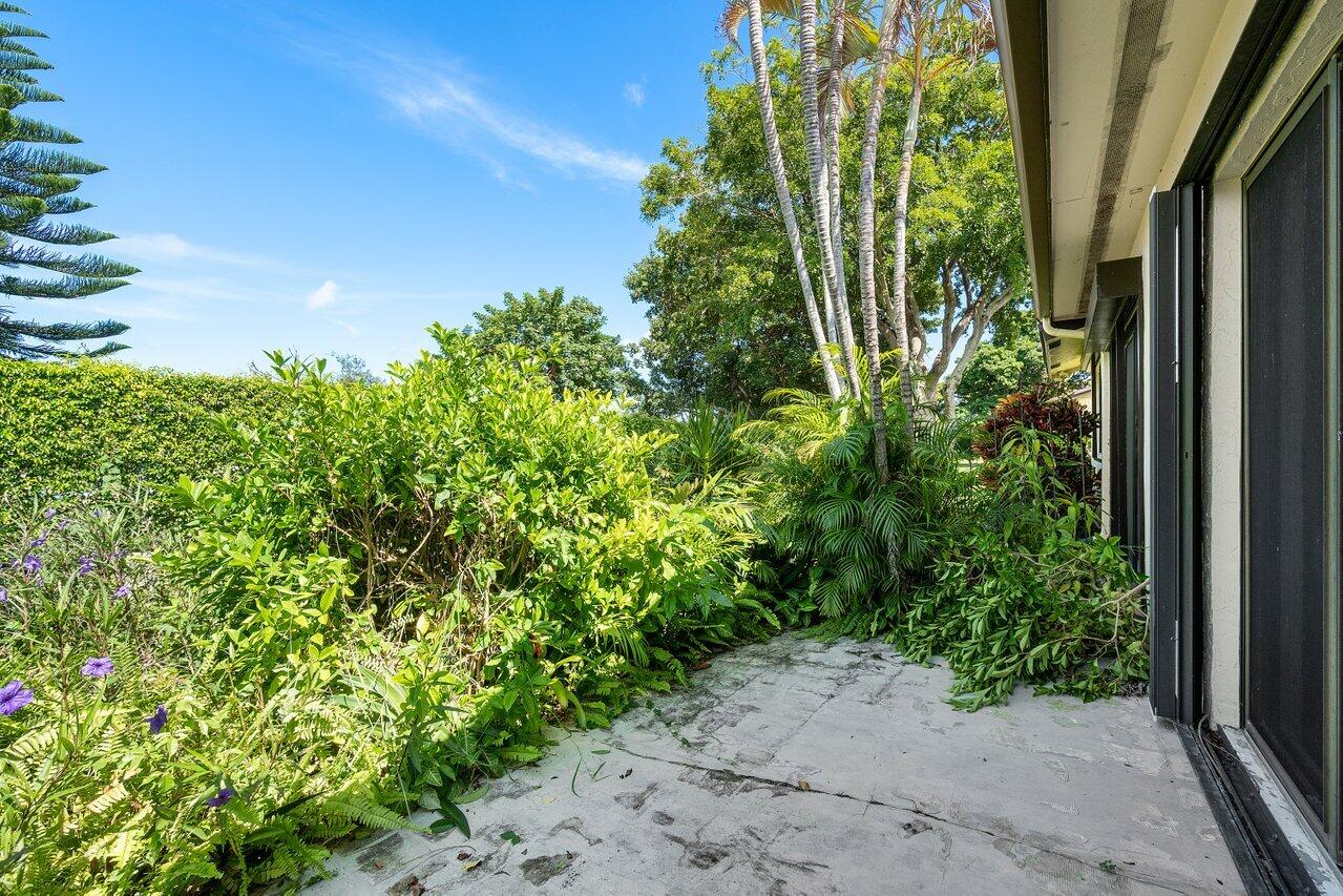 9 Ridge Pointe Drive, Unit E Boynton Beach, FL 33435 - Photo 24 of 36 024-9RidgePointeDrive-BoyntonBeach-FL-33