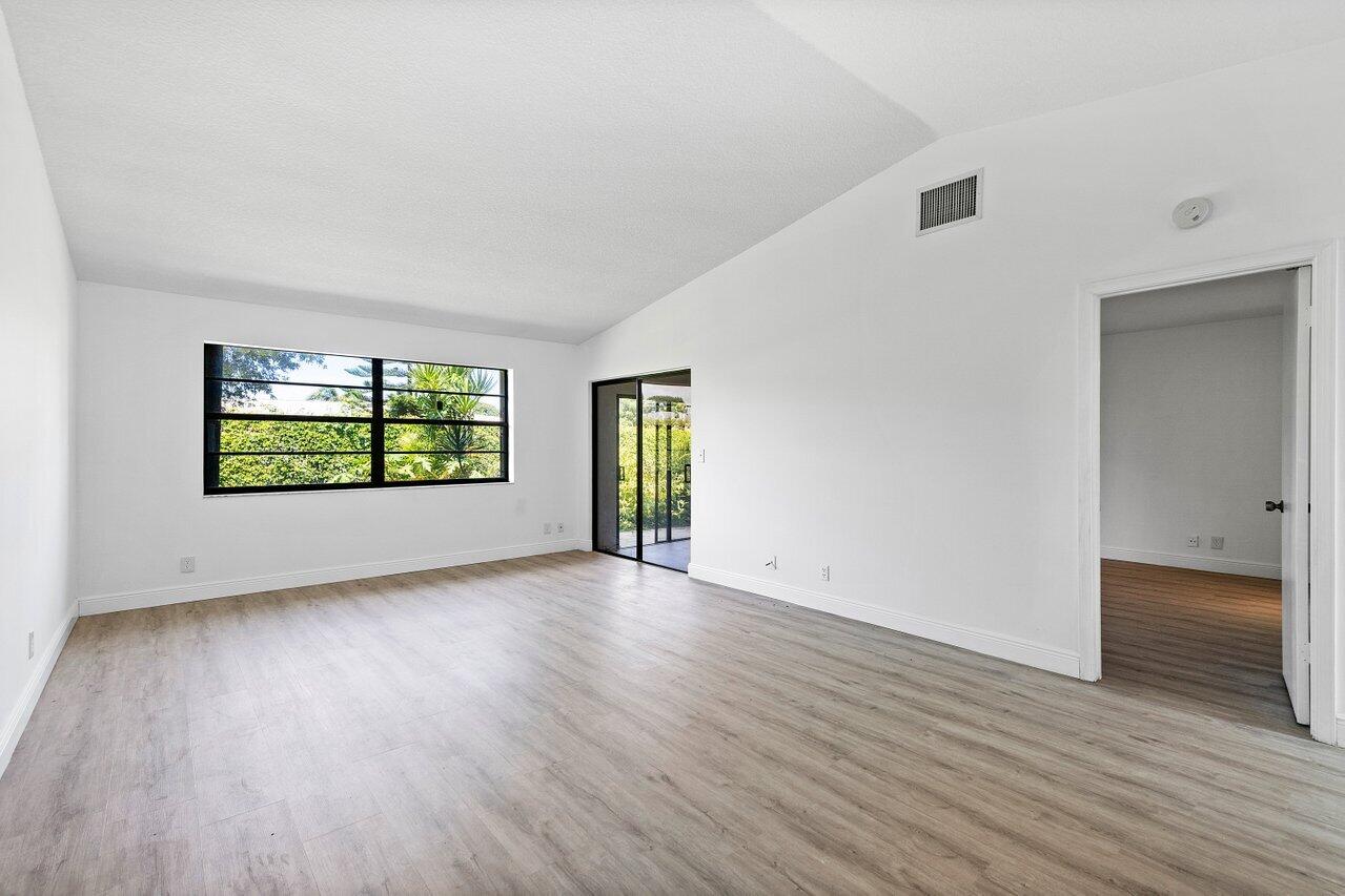 9 Ridge Pointe Drive, Unit E Boynton Beach, FL 33435 - Photo 8 of 36 008-9RidgePointeDrive-BoyntonBeach-FL-33