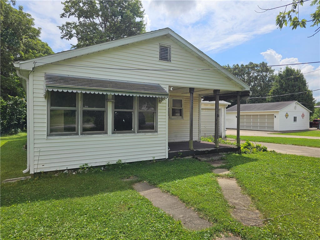 406 North Delaware Street Greenup, IL 62428 - Photo 3 of 34