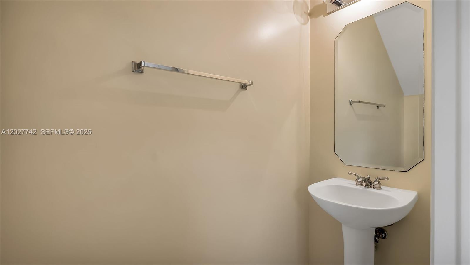 8320 Vía Serena Boca Raton, FL 33433 - Photo 13 of 44