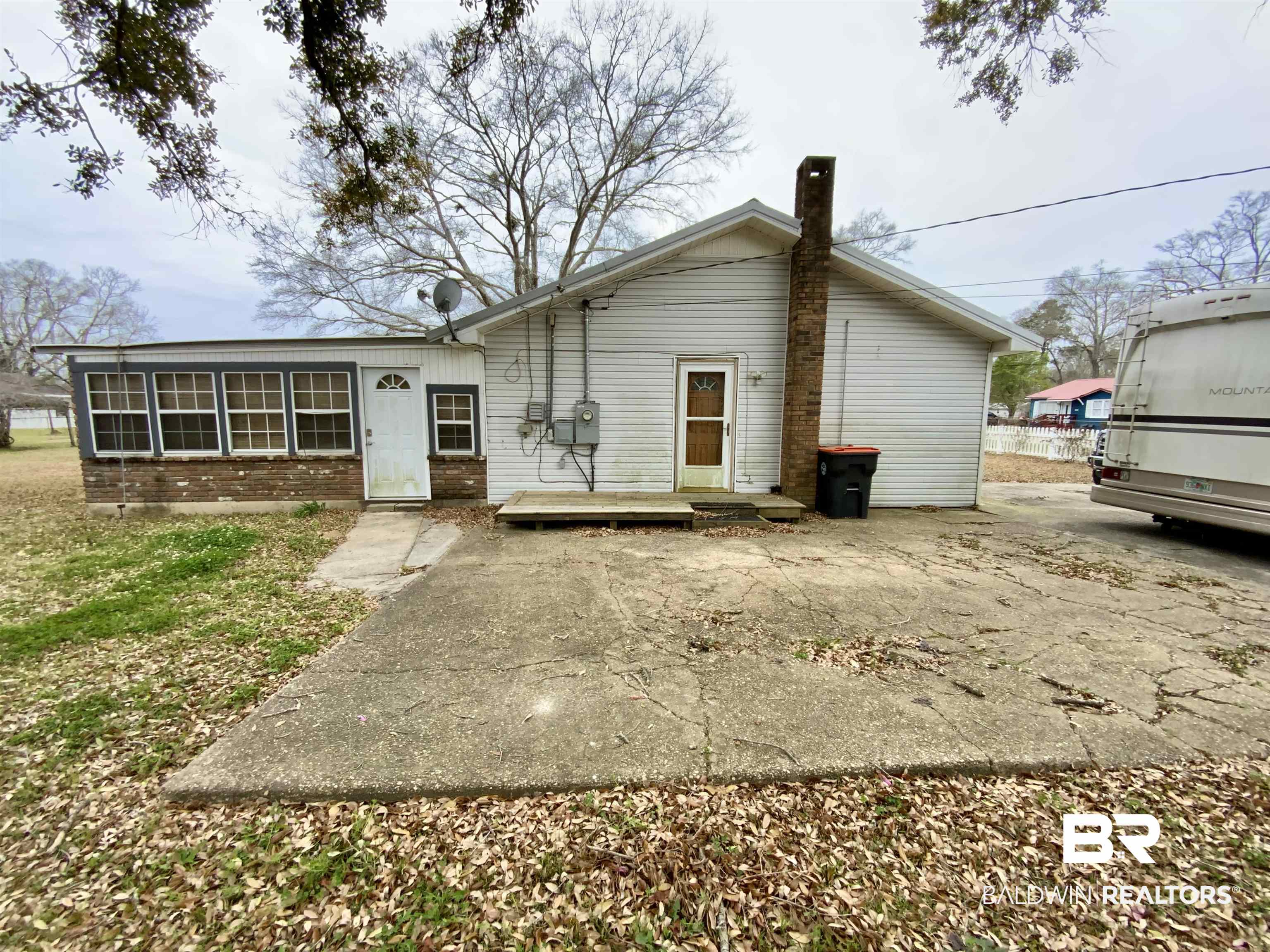303 Mango Street Bay Minette, AL 36507 - Photo 3 of 20
